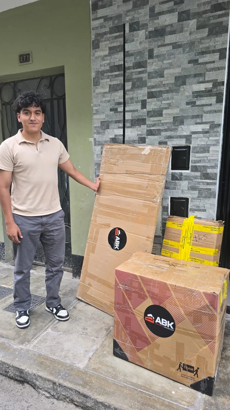 Entrega a Paulo Cobello en Lima